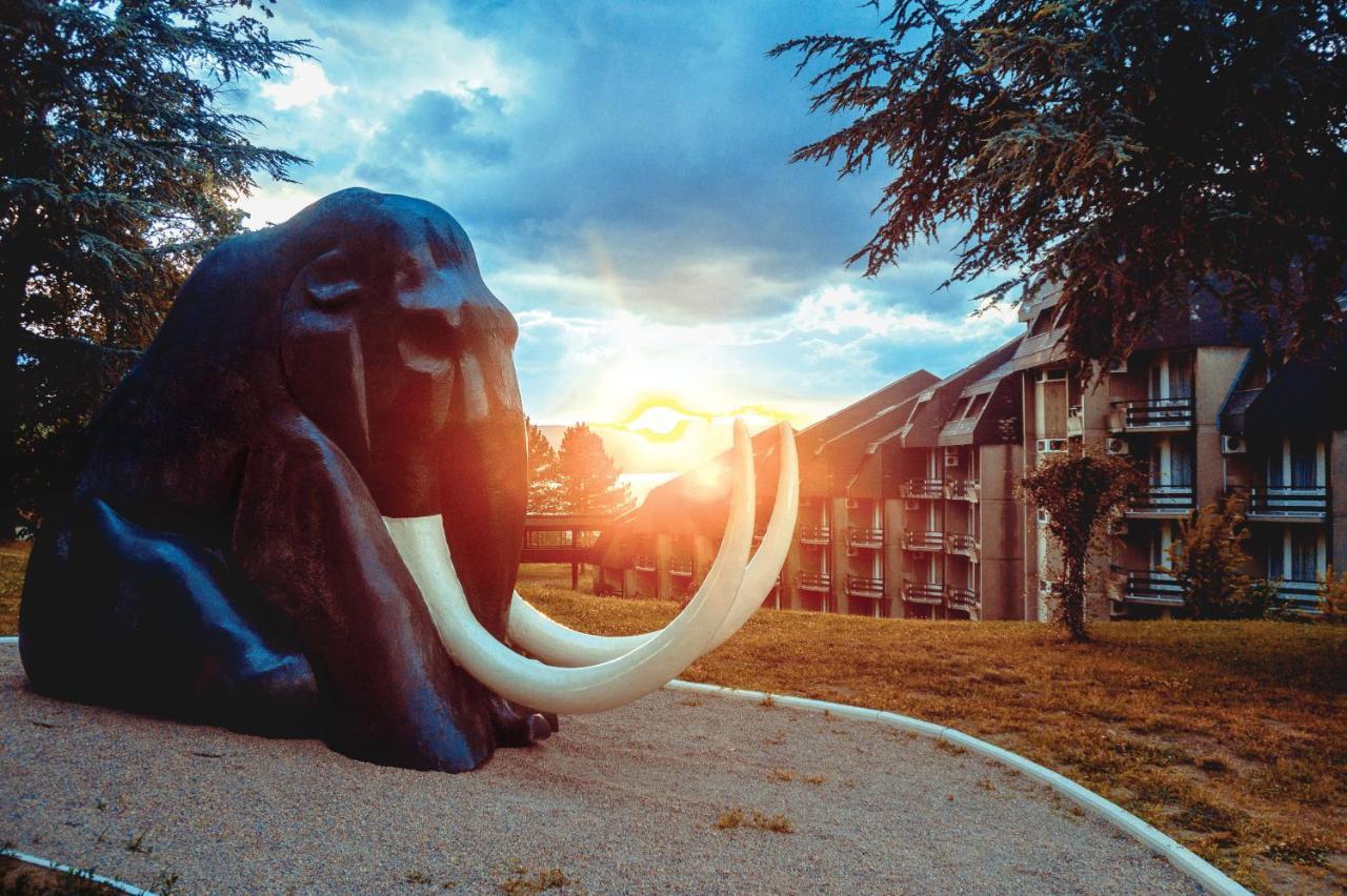Hotel Lepenski Vir โดนยี มิลาโนวัซ ภายนอก รูปภาพ