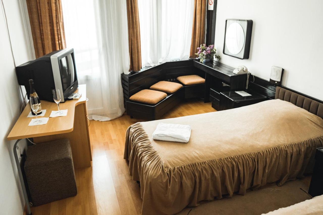 Hotel Lepenski Vir โดนยี มิลาโนวัซ ภายนอก รูปภาพ