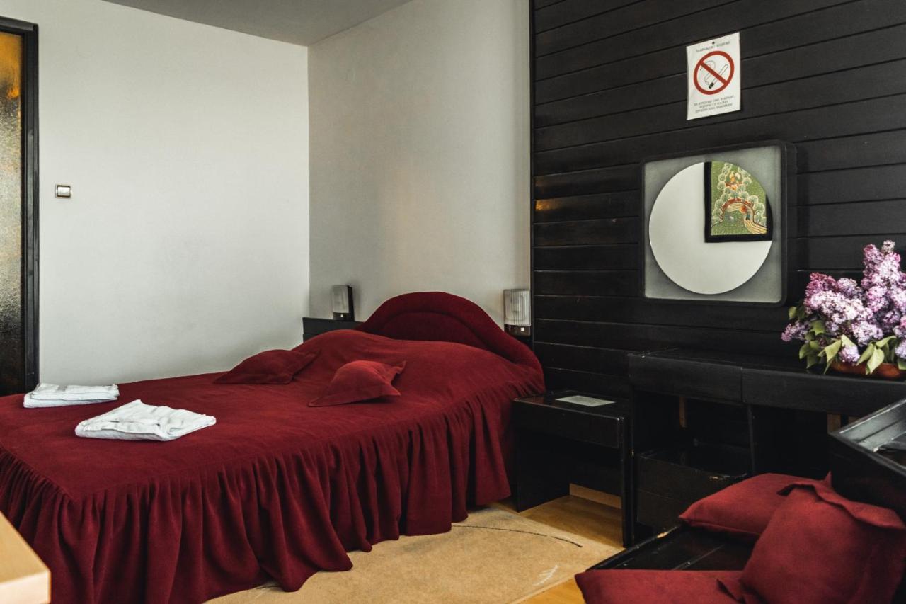 Hotel Lepenski Vir โดนยี มิลาโนวัซ ภายนอก รูปภาพ