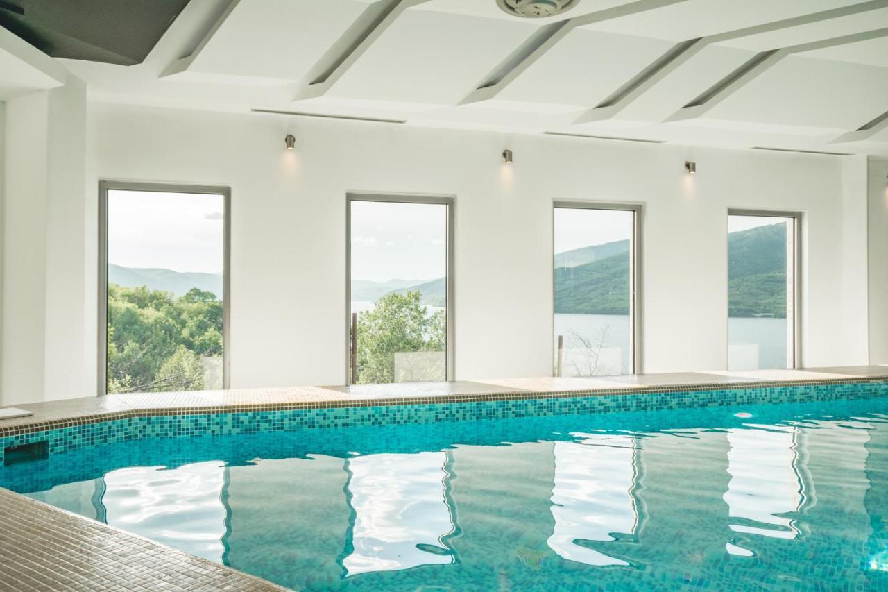 Hotel Lepenski Vir โดนยี มิลาโนวัซ ภายนอก รูปภาพ