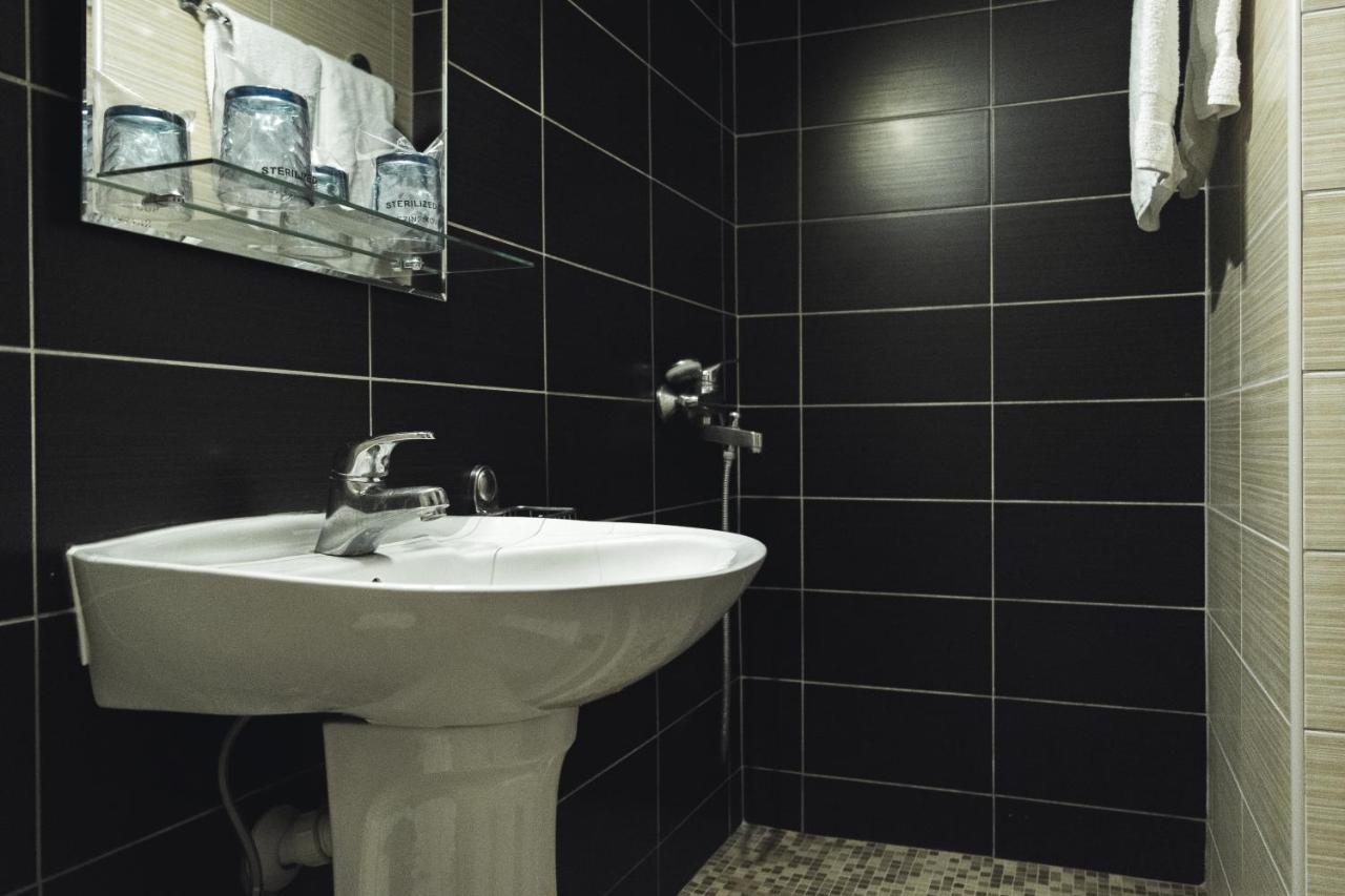 Hotel Lepenski Vir โดนยี มิลาโนวัซ ภายนอก รูปภาพ