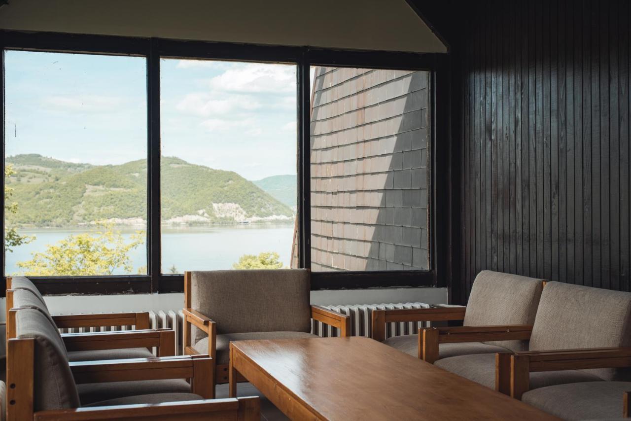 Hotel Lepenski Vir โดนยี มิลาโนวัซ ภายนอก รูปภาพ